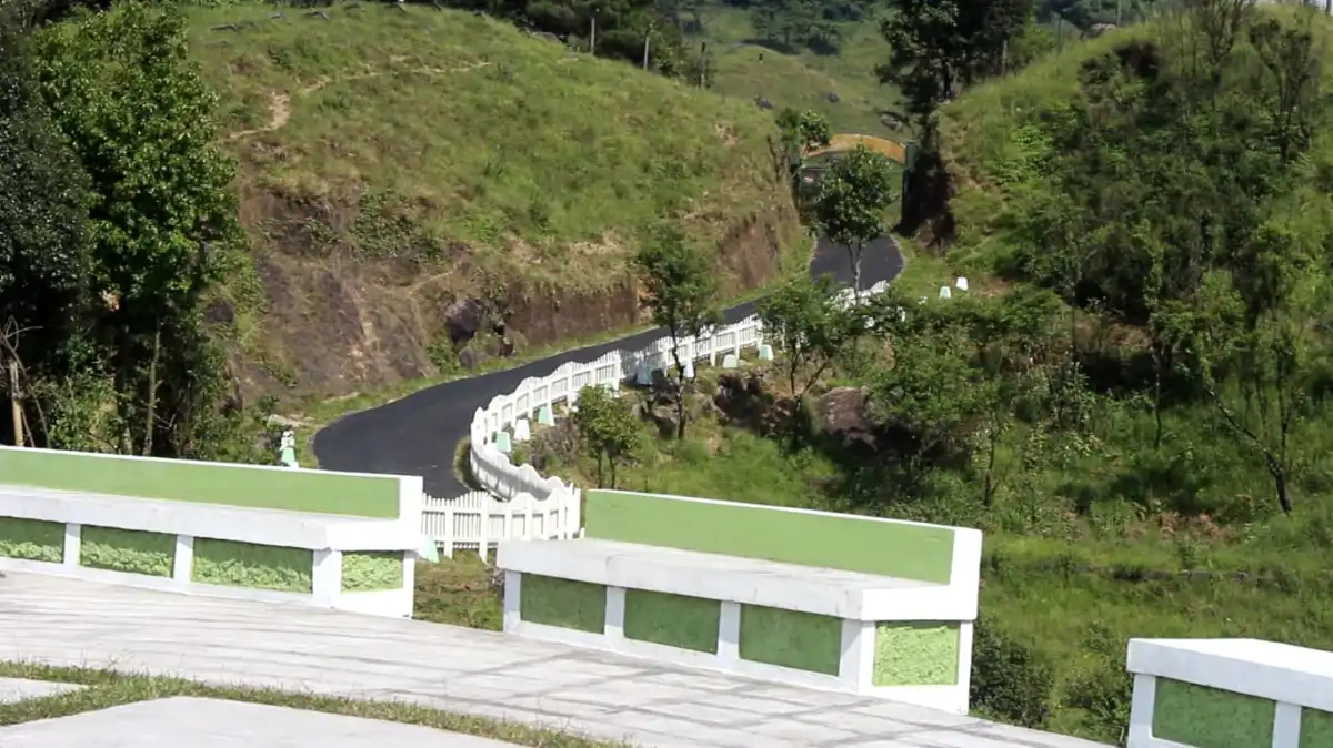 Guides: Trails at Mawranglang
